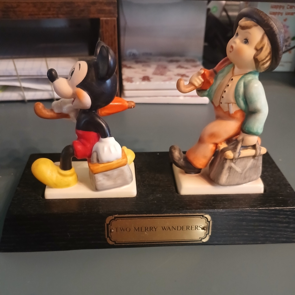 Disney Two Merry Wanderers Figurine Set